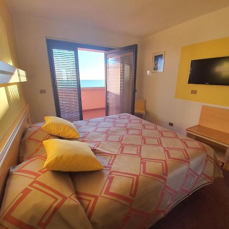 גראדו Hotel Antares מראה חיצוני תמונה