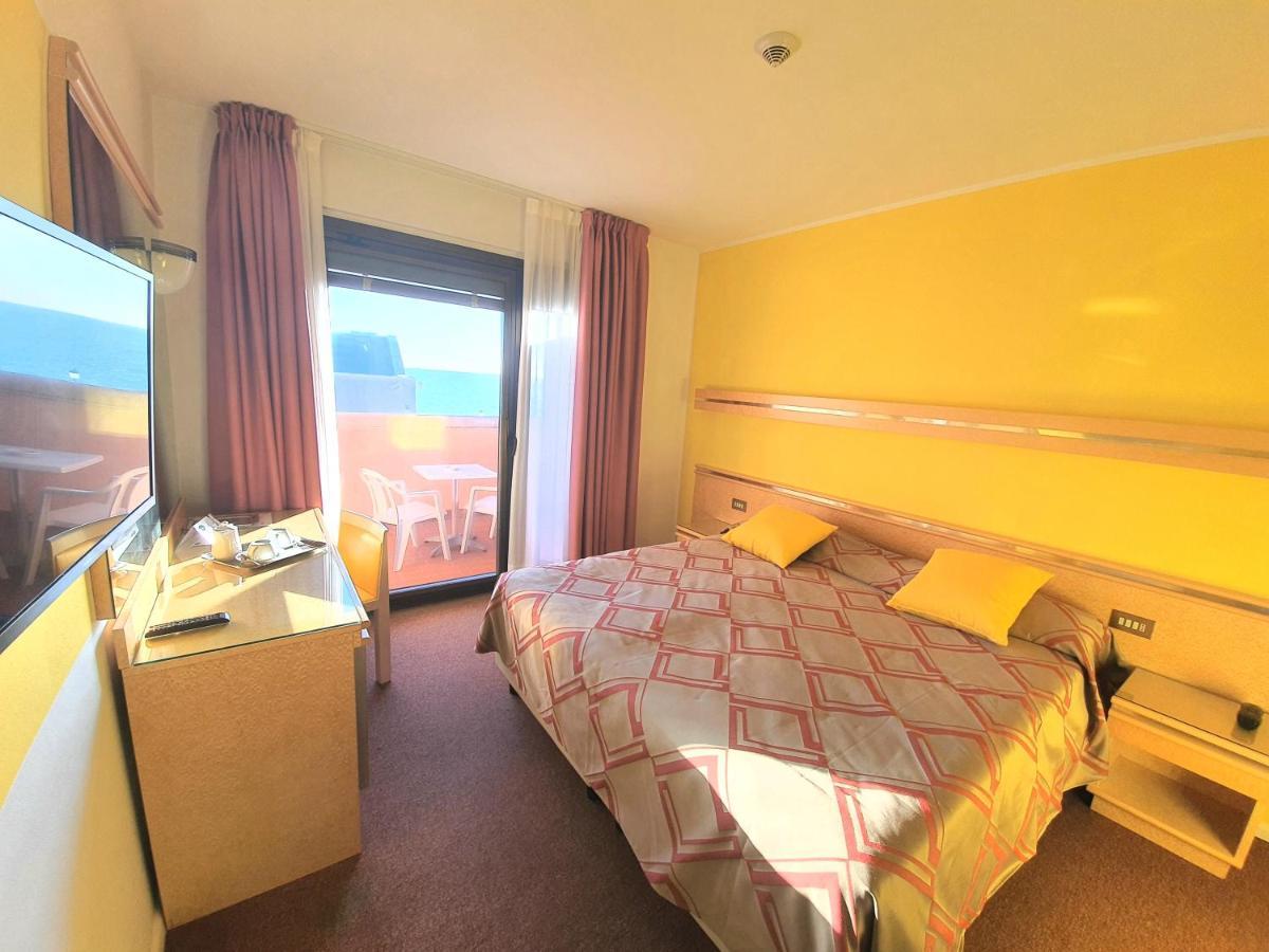 גראדו Hotel Antares מראה חיצוני תמונה