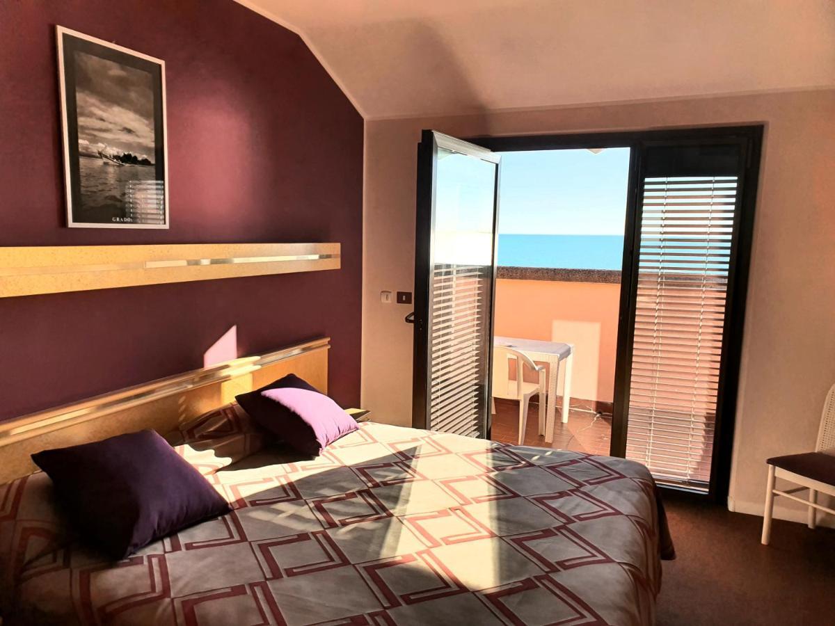 גראדו Hotel Antares מראה חיצוני תמונה