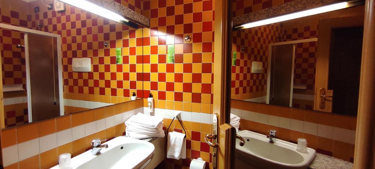 גראדו Hotel Antares מראה חיצוני תמונה
